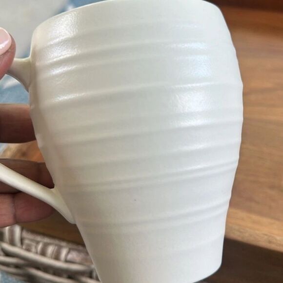 Mikasa Swirl Bone White Mug (2) - Picture 4 of 5